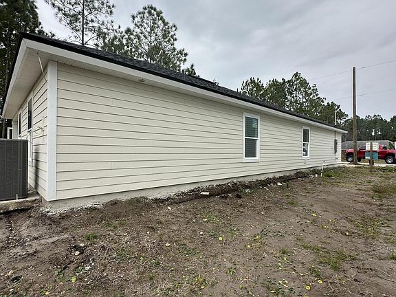 4th image of 990 W AIKEN Street W