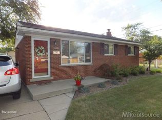 16081 Dugan St, Roseville, MI 48066