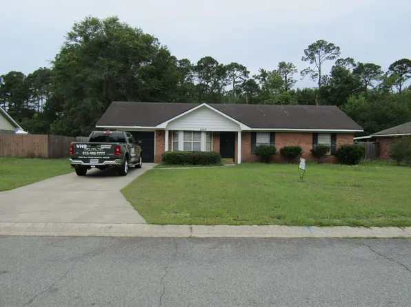 1088 Desert Shield St, Hinesville, GA 31313