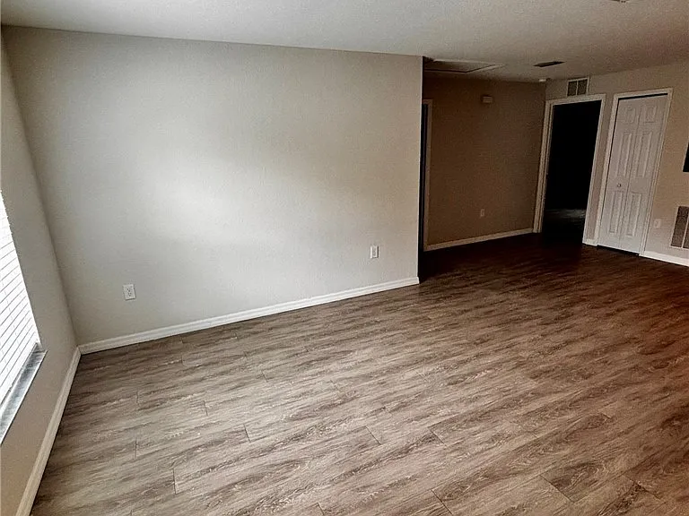 9437 N Travis Dr — Photo 5