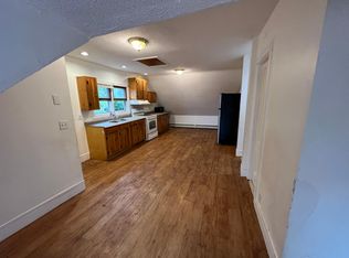 5 Daniels St FLOOR 3, Pawtucket, RI 02860