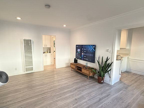 3rd image of 1419 15th St APT 8