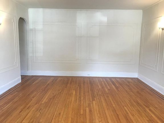3rd image of 92-52 Vanderveer St #2