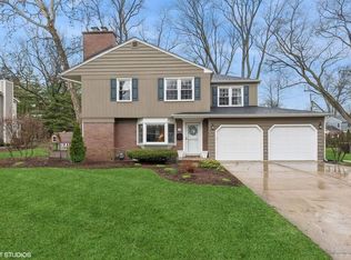 210 S Stratford Rd, Arlington Heights, IL 60004