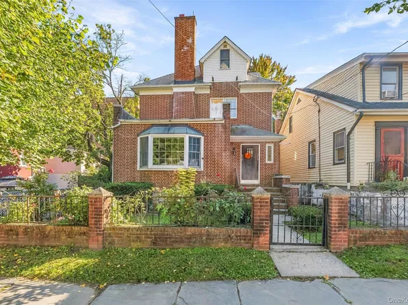 132 E 238th Street, Bronx, NY 10470