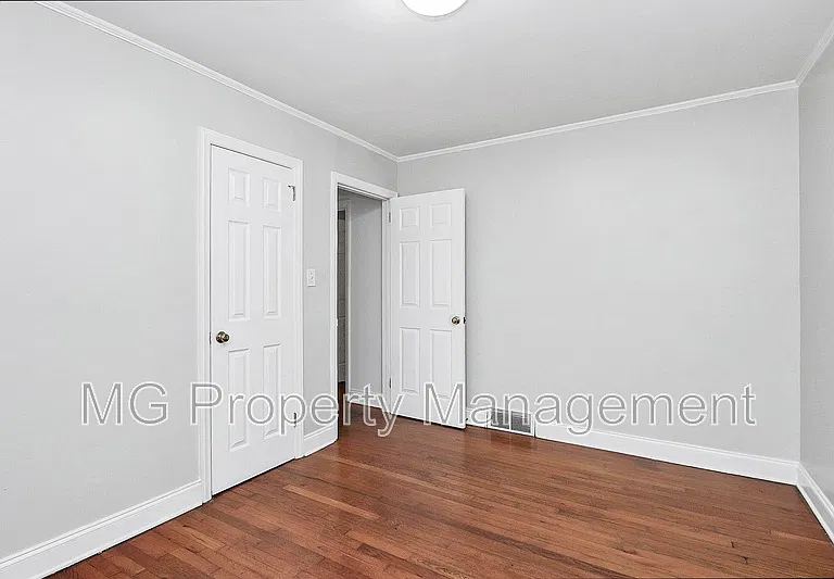 5039 Baylor Dr — Photo 17