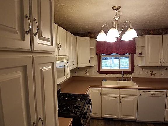 5th image of 576 Fairfield Dr