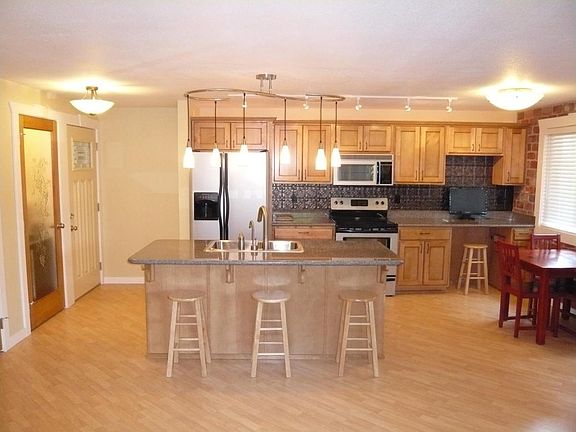 Open Kitchen with Breakfast Bar