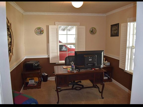 4th image of 1178 Auxier Ave