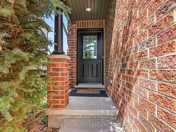3rd image of 1893 Stackhouse Cres