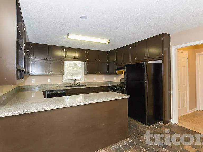 2965 Windcrest Dr — Photo 5