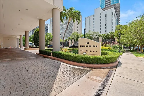 2475 Brickell Ave Photo 1