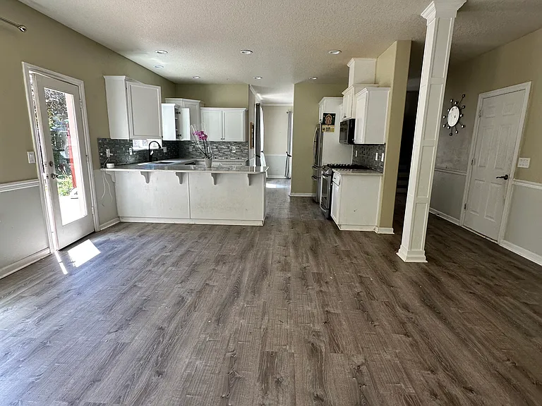 22196 SW Dewey Dr — Photo 11