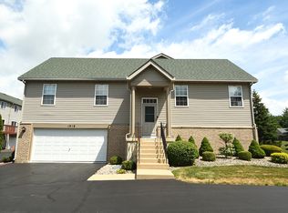 1918 S Austrian Pine St, Lockport, IL 60441