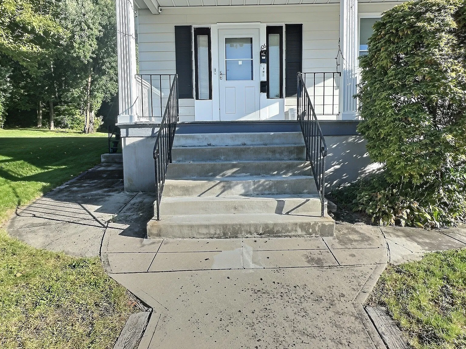 2 bed, 850 sqft, $1,800 — Photo 2
