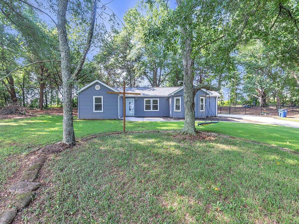 1st image of 202 Green Meadows Cir