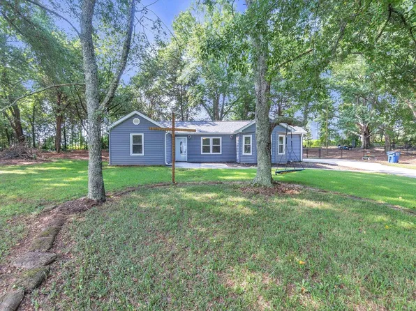 202 Green Meadows Cir, Fountain Inn, SC 29644