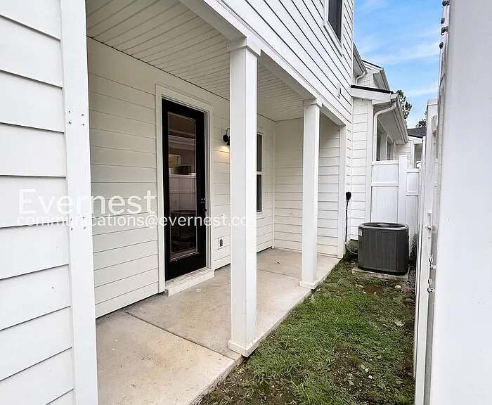 302 Jeffries Way — Photo 23