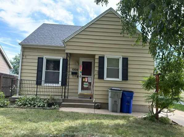 1309 11th St NW, Cedar Rapids, IA 52405