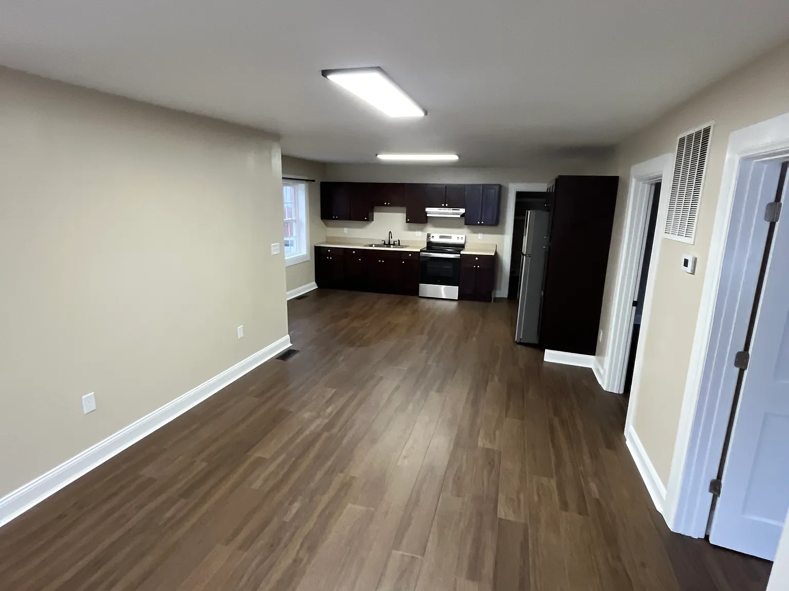 3 bed, 1150 sqft, $900 — Photo 2