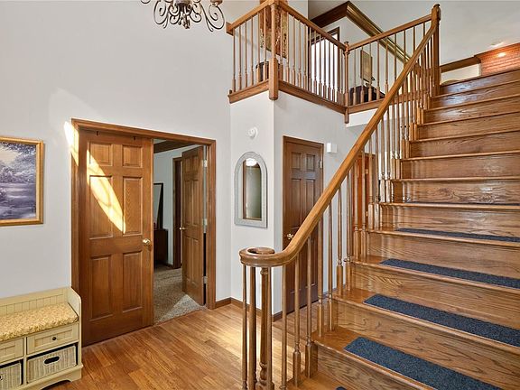 3rd image of 115 Huntington Park