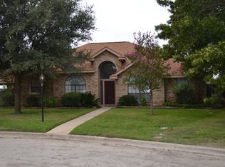 4 Cypress Cir, Uvalde, TX 78801