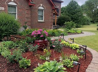 6140 Pine Cone Ct S, Brighton, MI 48116