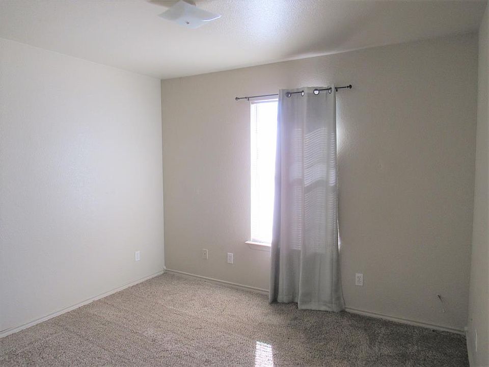 2nd image of 406 Turkey Creek Trl APT A