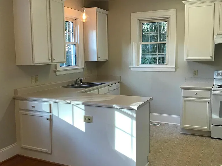 610 Willard Pl #1 — Photo 13