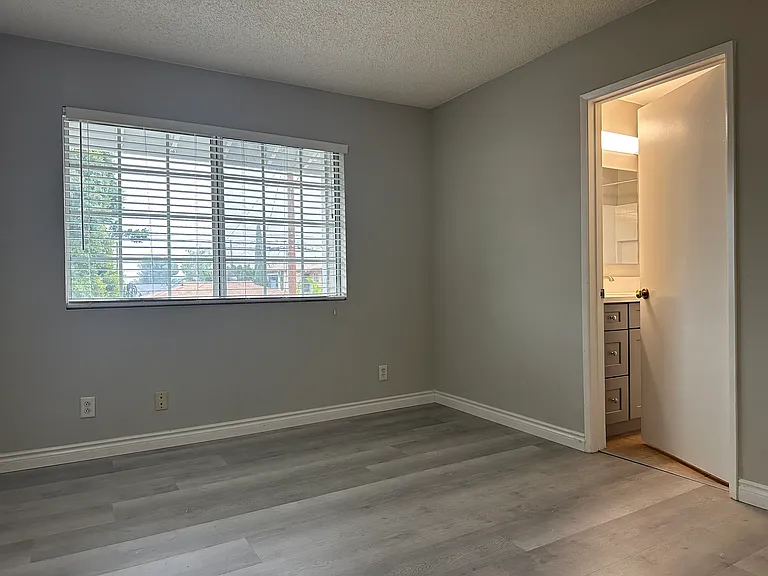 Sultana Village Townhomes — Photo 4