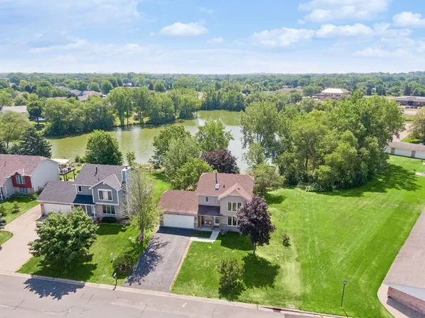 7370 158th St W, Apple Valley, MN 55124