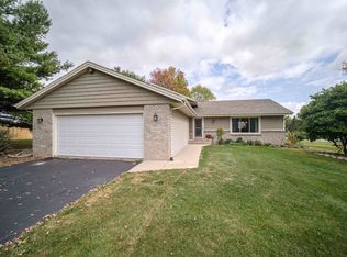1068 Olympia Ln, Rockford, IL 61108