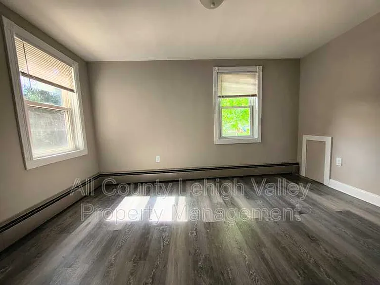 639 Washington St — Photo 8