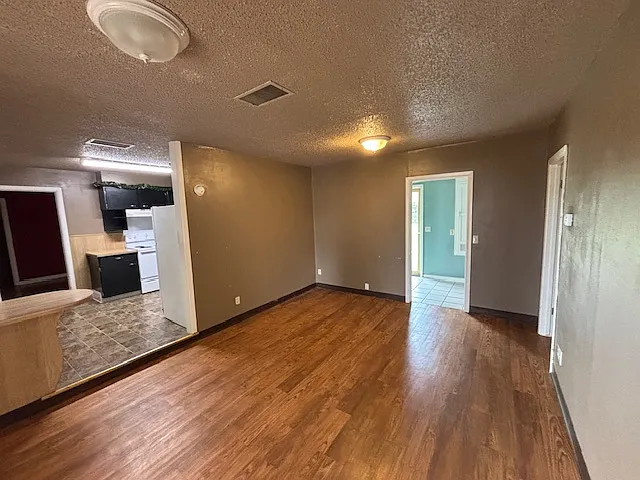 635 S 18th St — Photo 3