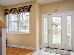 15 Birch View Ct, Cranston, RI 02921