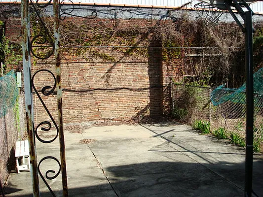 Rented by Kirsten Syrett, Lreb | media 20