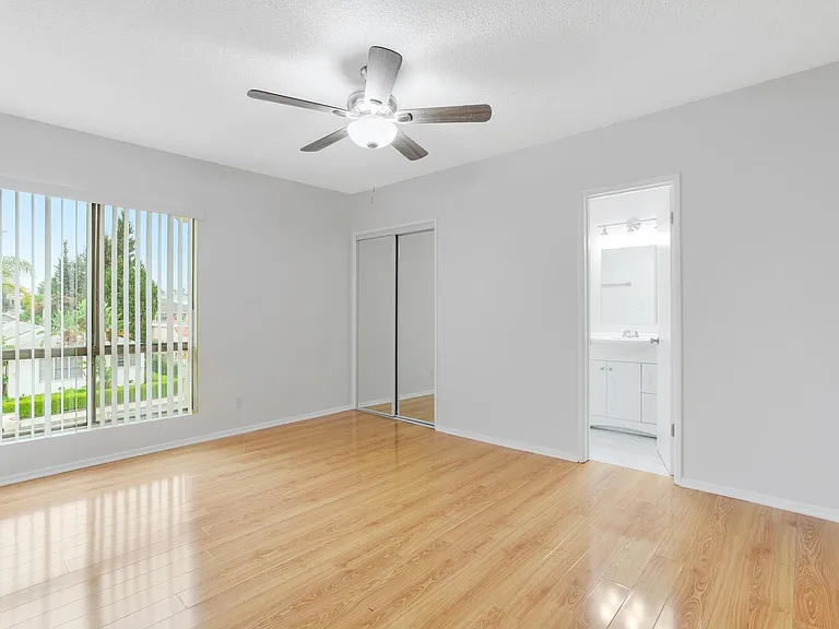 1042 Western Ave #208 — Photo 13