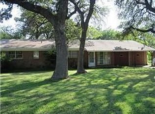 209 Crestview Pl, Azle, TX 76020