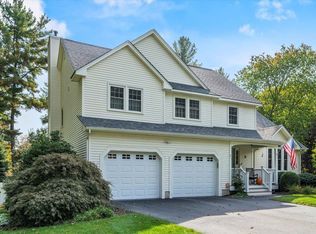 9 Foxwood Ln, Litchfield, NH 03052