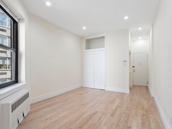 229 E 67th St APT 3B
