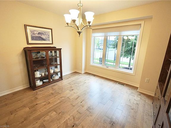 3rd image of 92 Aberdeen St #92A