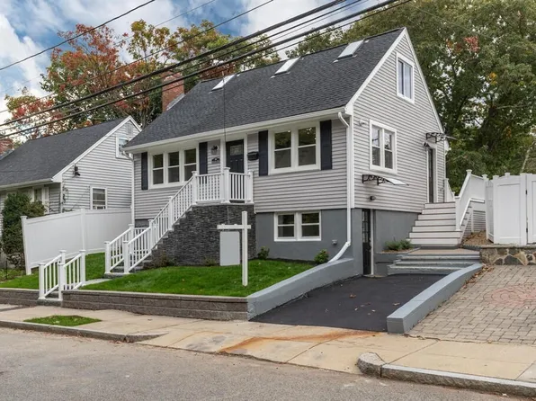 39 Desoto Rd, West Roxbury, MA 02132