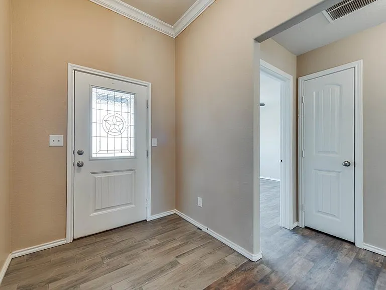 618 Juniper Ct — Photo 5