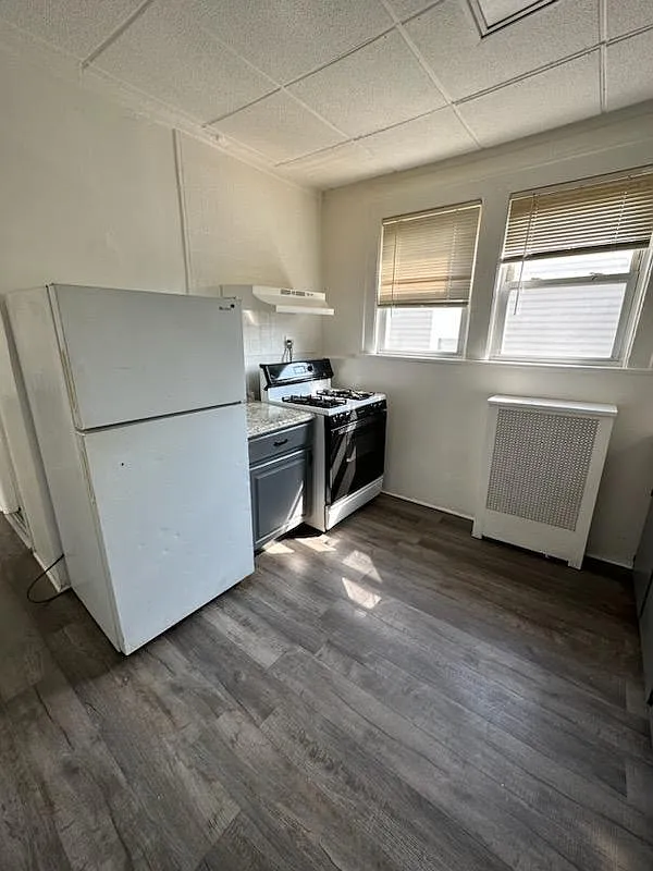 3 bed, $2,200 — Photo 4