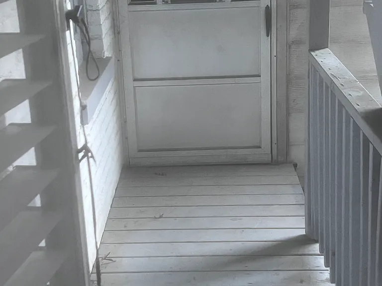 Rear porch/balcony