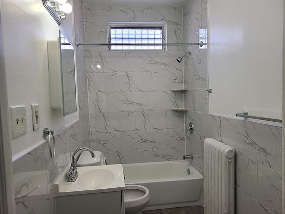 5th image of 790 Garrett Rd Floor 2