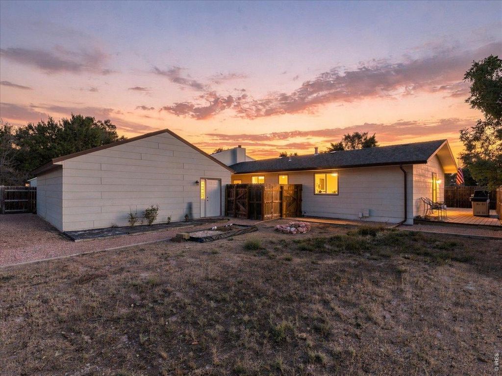 11 Rochester Dr