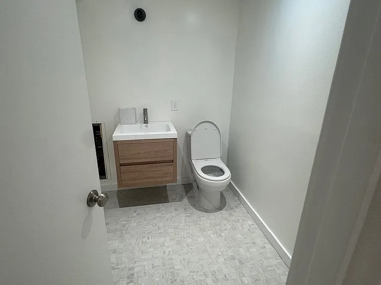 412 3rd St #1 — Photo 22