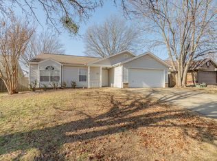 1479 N Weatherwood Ct, Fayetteville, AR 72704