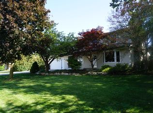 428 Stone Ridge Dr, Lansing, MI 48917